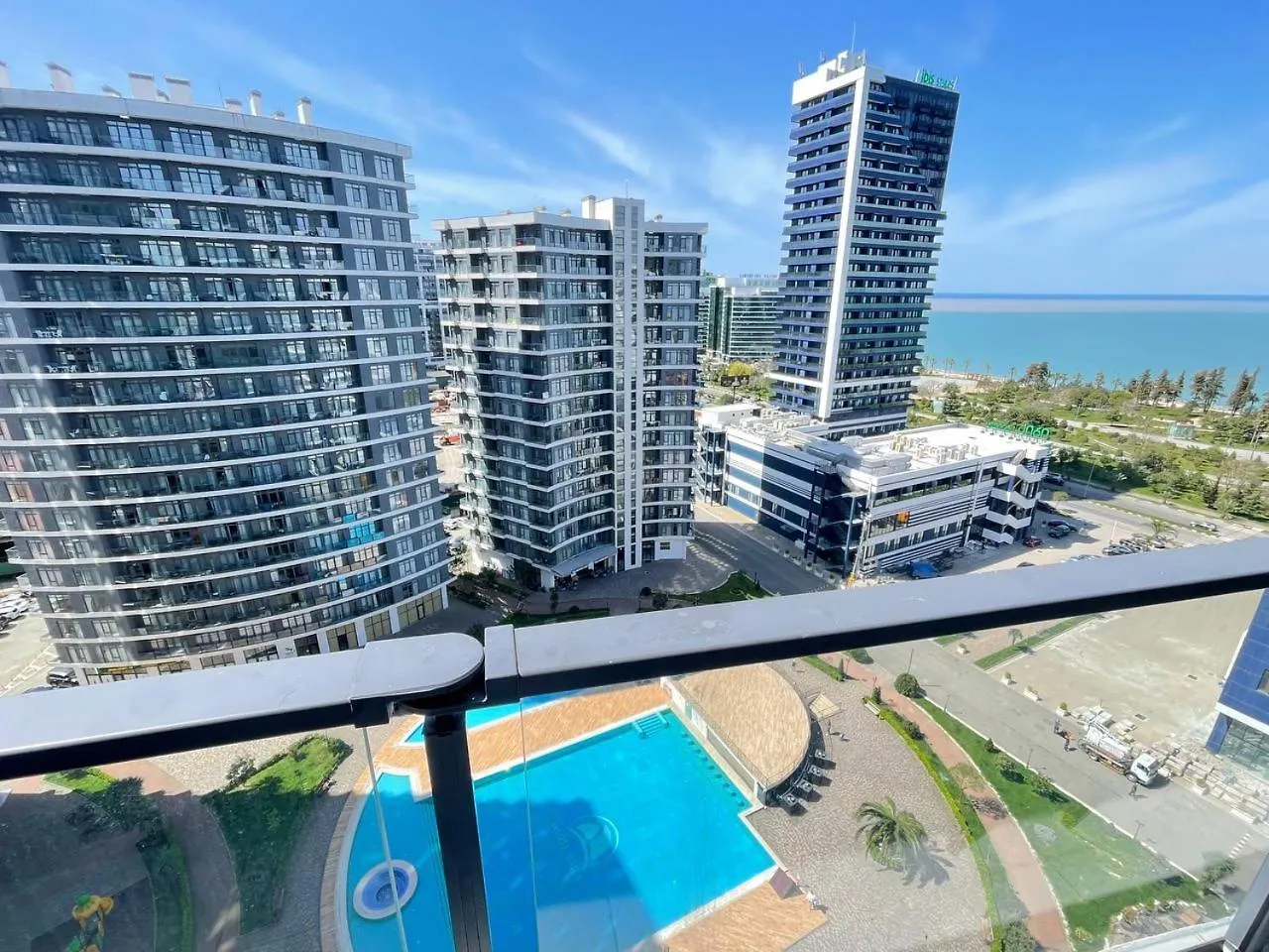 Swimming Paradise Apartments Batumi